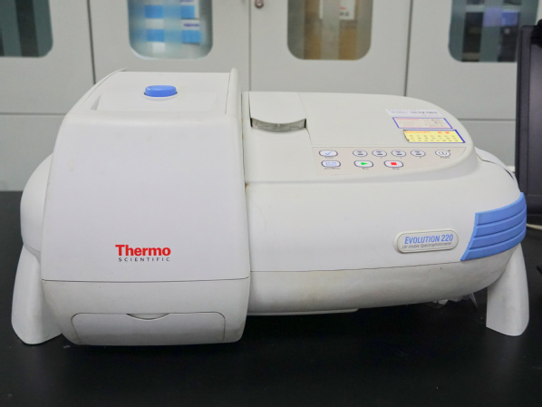 紫外可见分光光度计